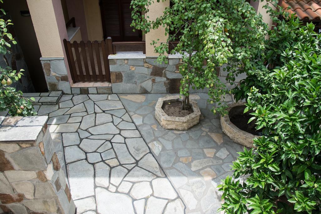 Dione Apartments Ouranoupoli Extérieur photo